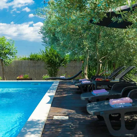 Neja By Interhome Loborika