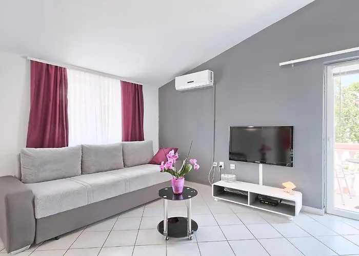 Neja By Interhome Loborika