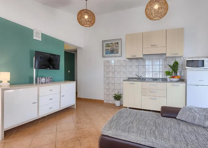בית נופש Neja By Interhome